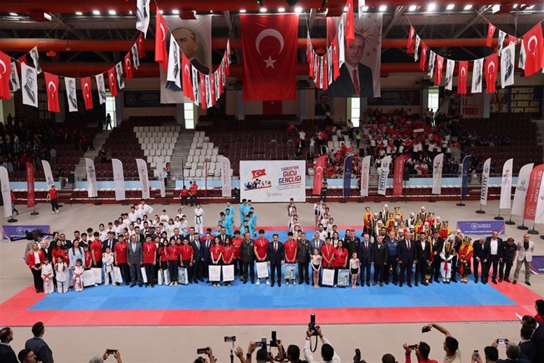 19 MAYIS ATATÜRK'Ü ANMA, GENÇLİK VE SPOR BAYRAMI KUTLU OLSUN.
