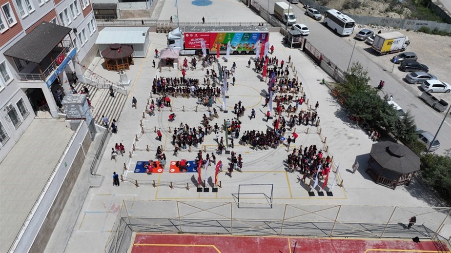 Geleneksel Oyunlar Tırı Hatay'da öğrencilerle buluştu